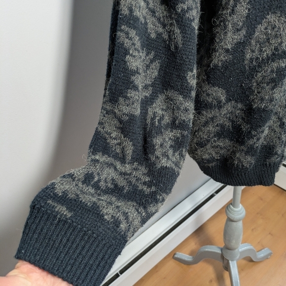 Women’s Charcoal Floral Knit Cardigan Sweater - Unbranded - Picture 5 of 14